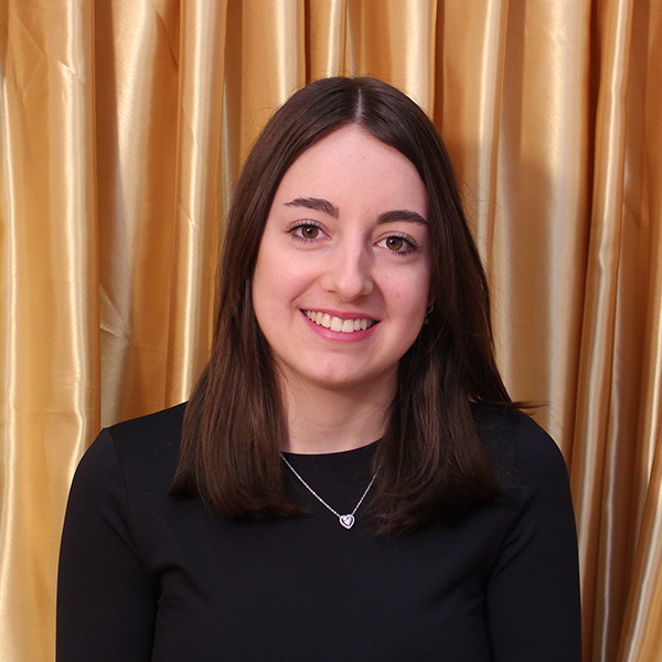 Hofdamen_0000_Katharina Trapp